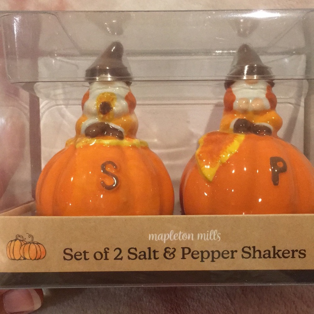 Lil Gnome Pumpkin Ceramic Salt n Pepper Shaker Set of Two NWT by Mapleton Mills